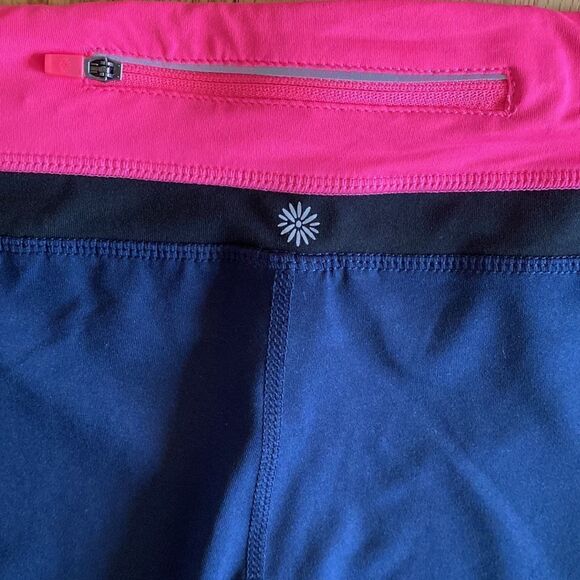 NWT Tangerine Cropped Side Ruched Leggings Navy Pink Size Large - Picture 10 of 10